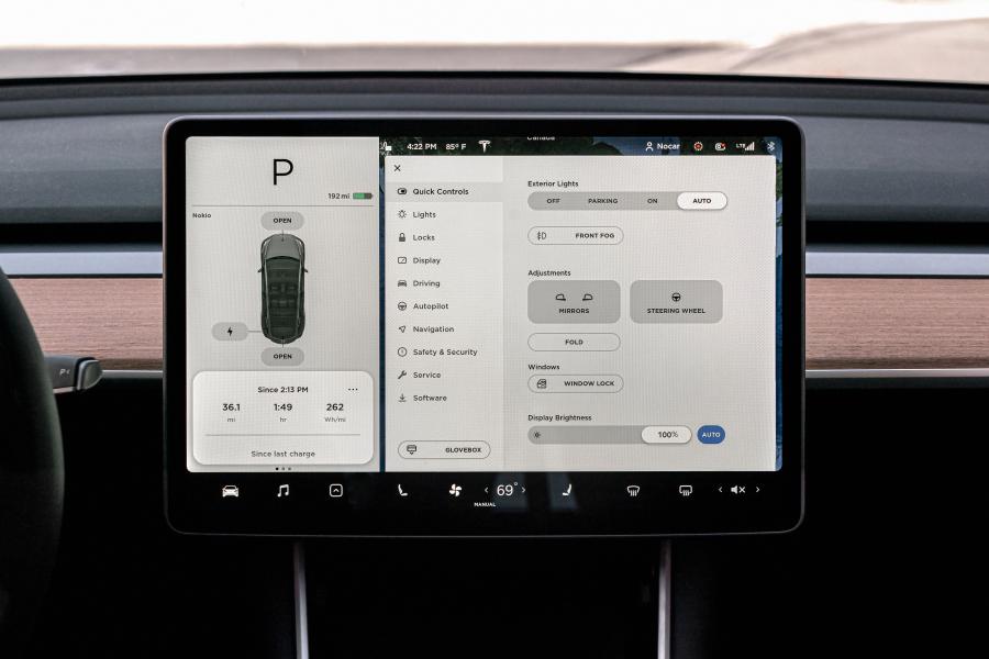 Панель приборов Tesla Model Y Long Range 2020 года  (NA) (фото 19 из 28)